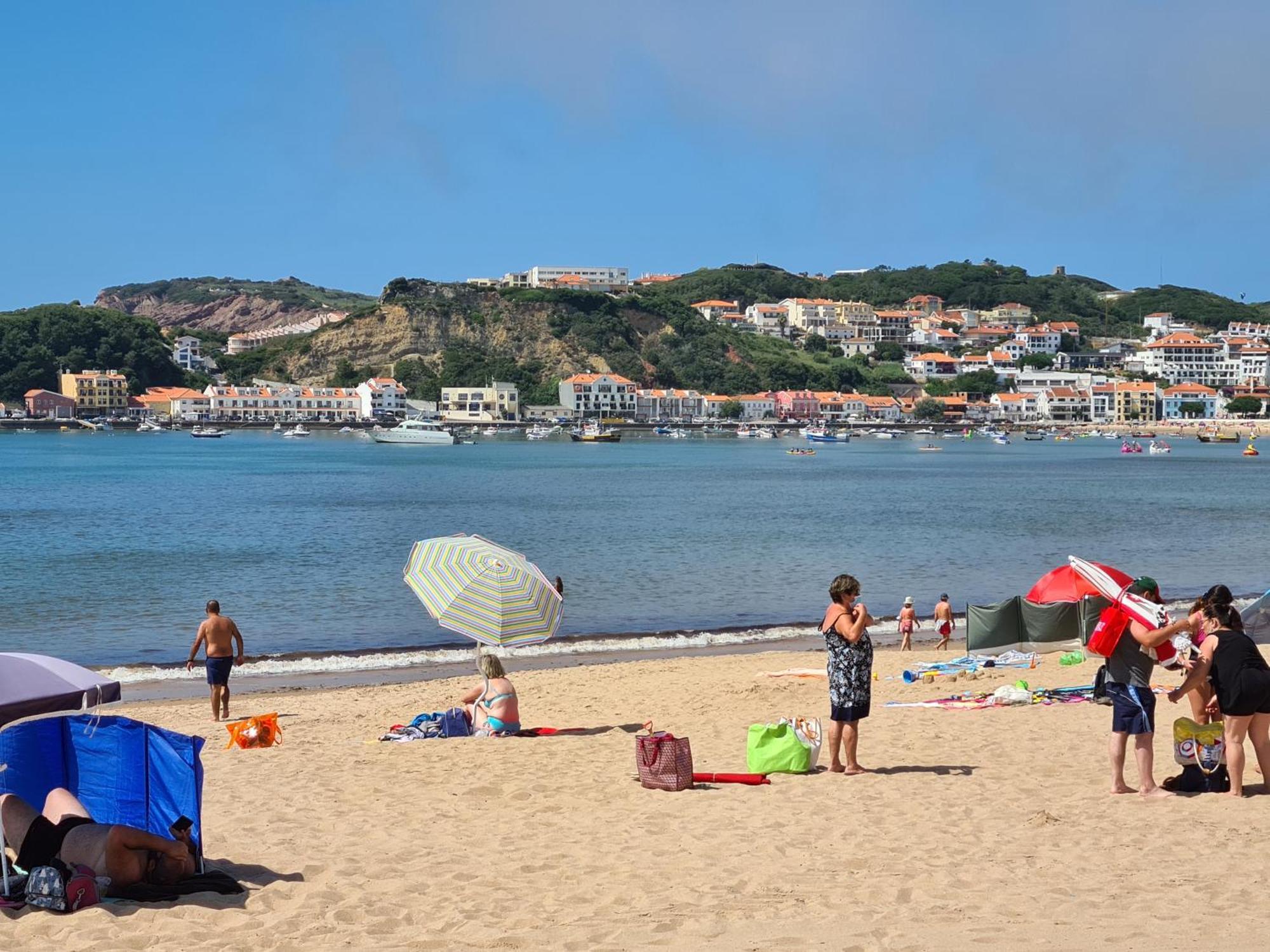 Cazenn Salir Do Porto - Holiday House Salir de Porto المظهر الخارجي الصورة